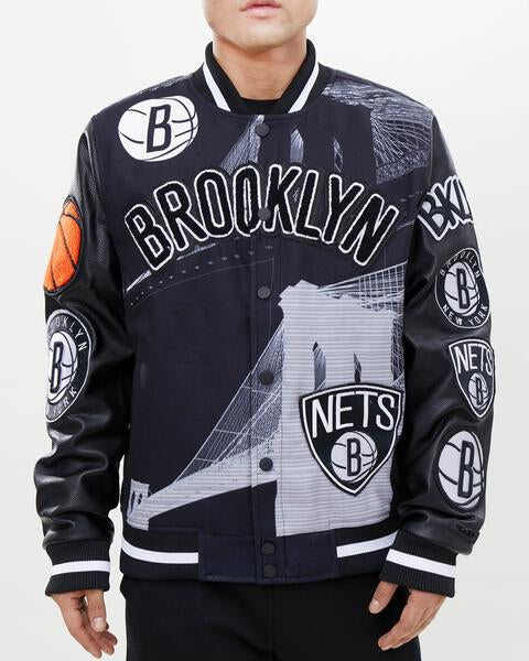CHAMARRA UNIVERSITARIA NBA BROOKLYN NETS REMIX VARSITY