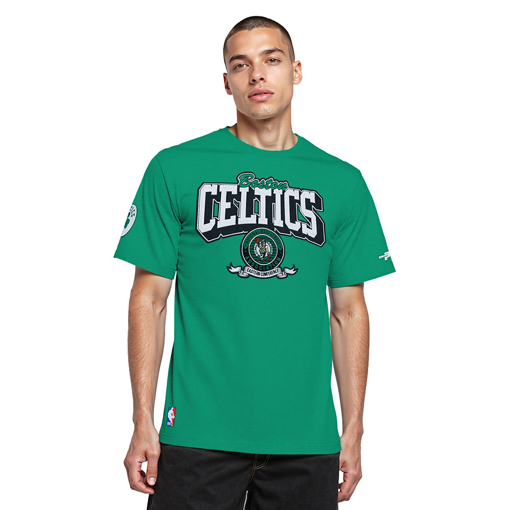PLAYERA NBA BOSTON CELTICS TEAM BADGE
