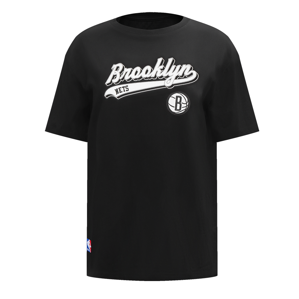 PLAYERA BOYFRIEND NBA BROOKLYN NETS SCRIPT TAIL PARA MUJER