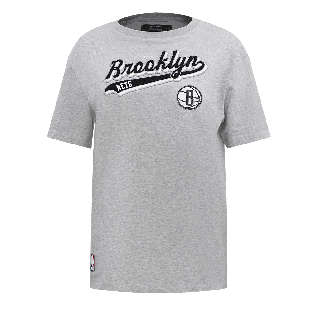 PLAYERA BOYFRIEND NBA BROOKLYN NETS SCRIPT TAIL PARA MUJER
