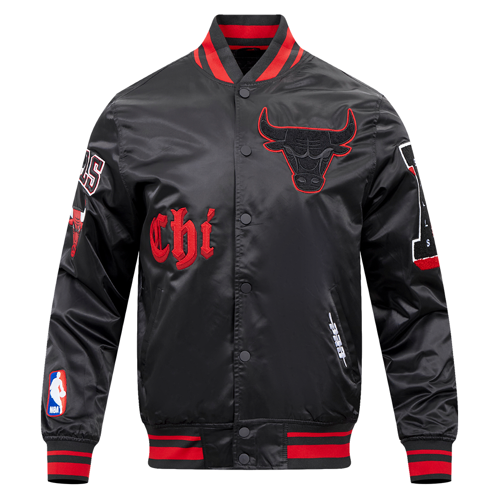 CHAMARRA DE SATÍN NBA CHICAGO BULLS OLD ENGLISH