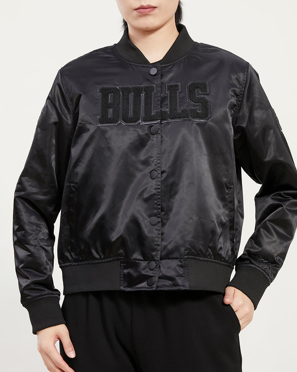 CHAMARRA DE SATÍN NBA CHICAGO BULLS CLASSIC 3BK PARA MUJER