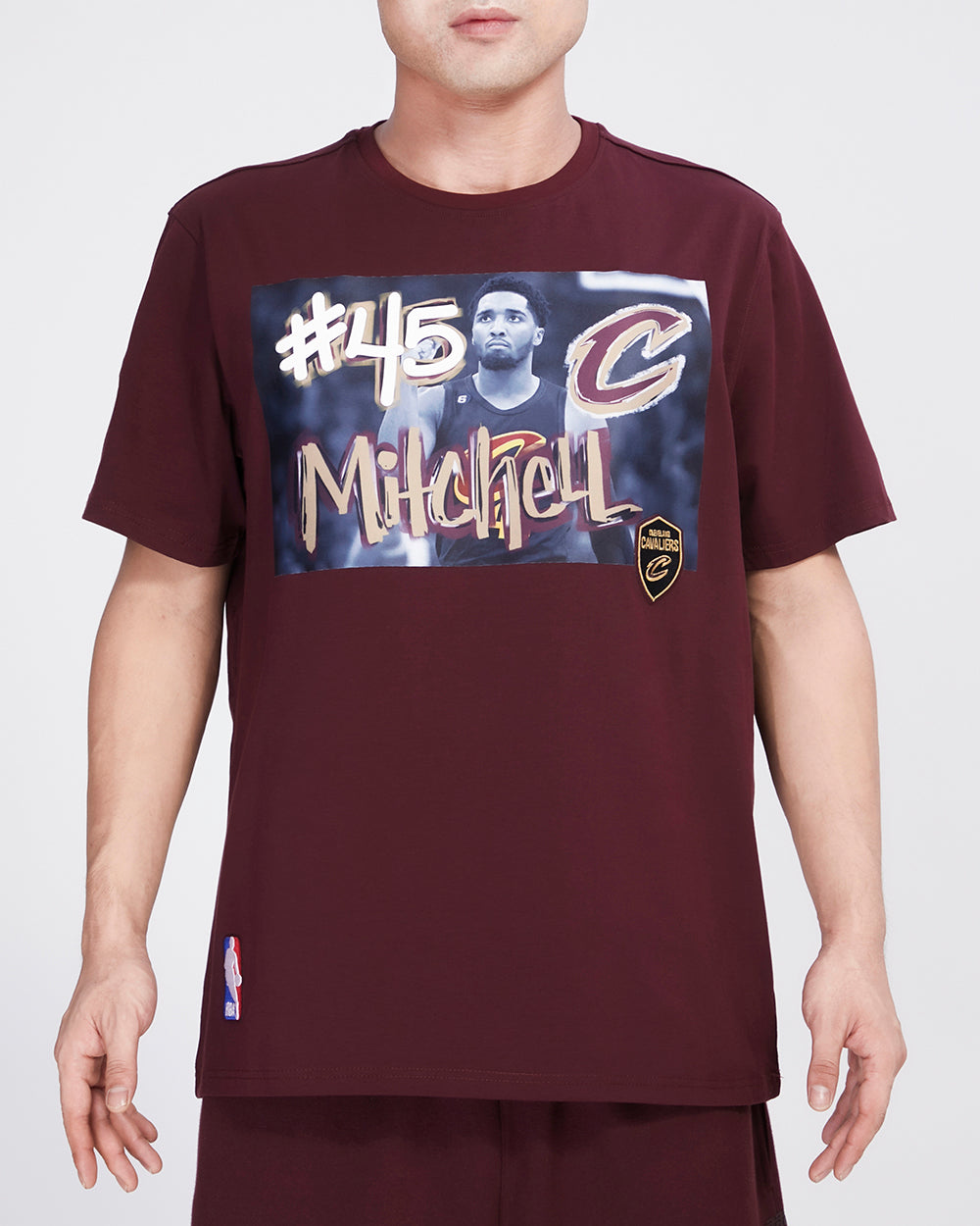 PLAYERA NBA DONOVAN MITCHELL #45 CLEVELAND CAVALIERS YEARBOOK