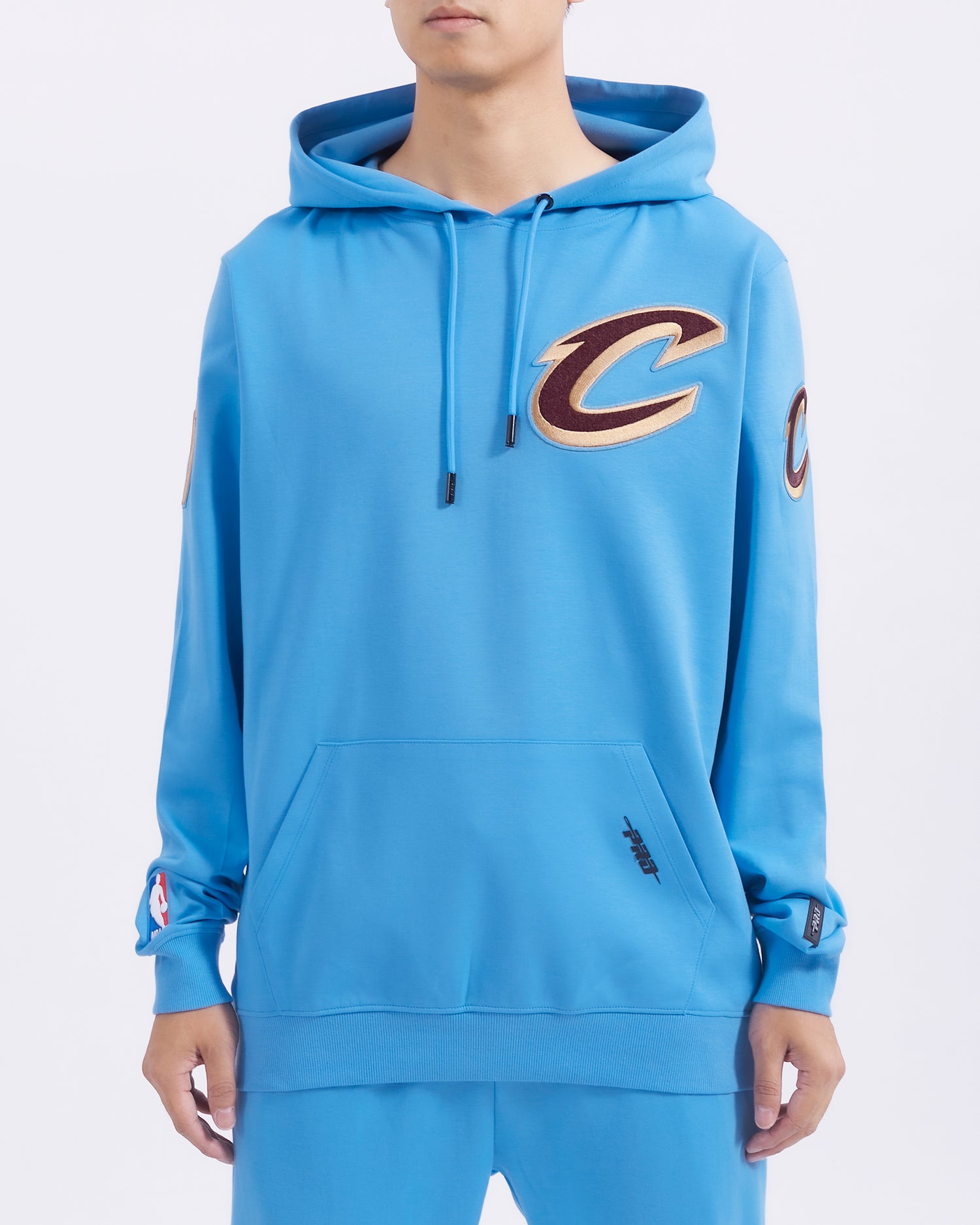 SUDADERA CON GORRO NBA CLEVELAND CAVALIERS CLASSIC CHENILLE