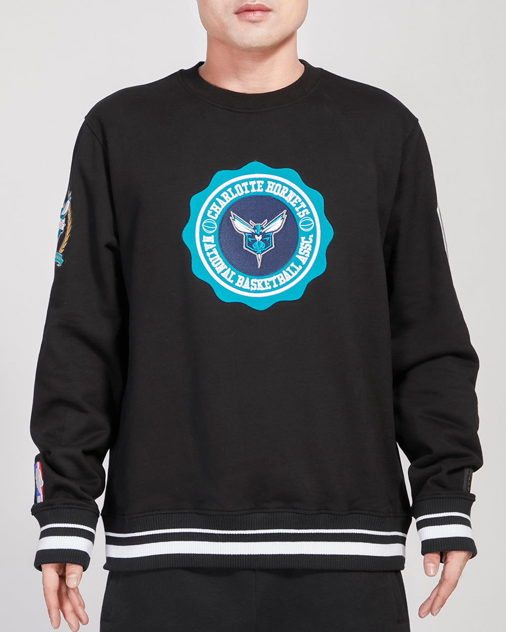 SUDADERA DE CUELLO REDONDO NBA CHARLOTTE HORNETS CREST EMBLEM