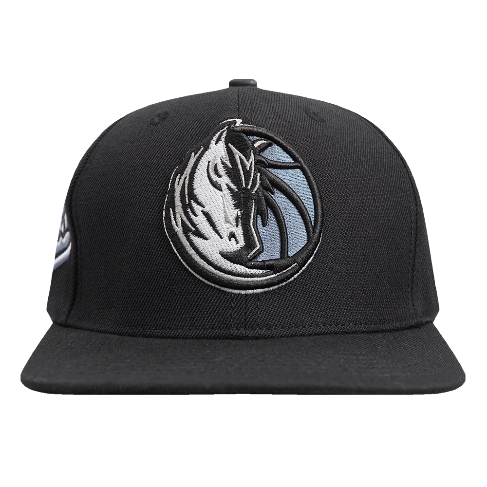GORRA SNAPBACK NBA DALLAS MAVERICKS SCRIPT TAIL