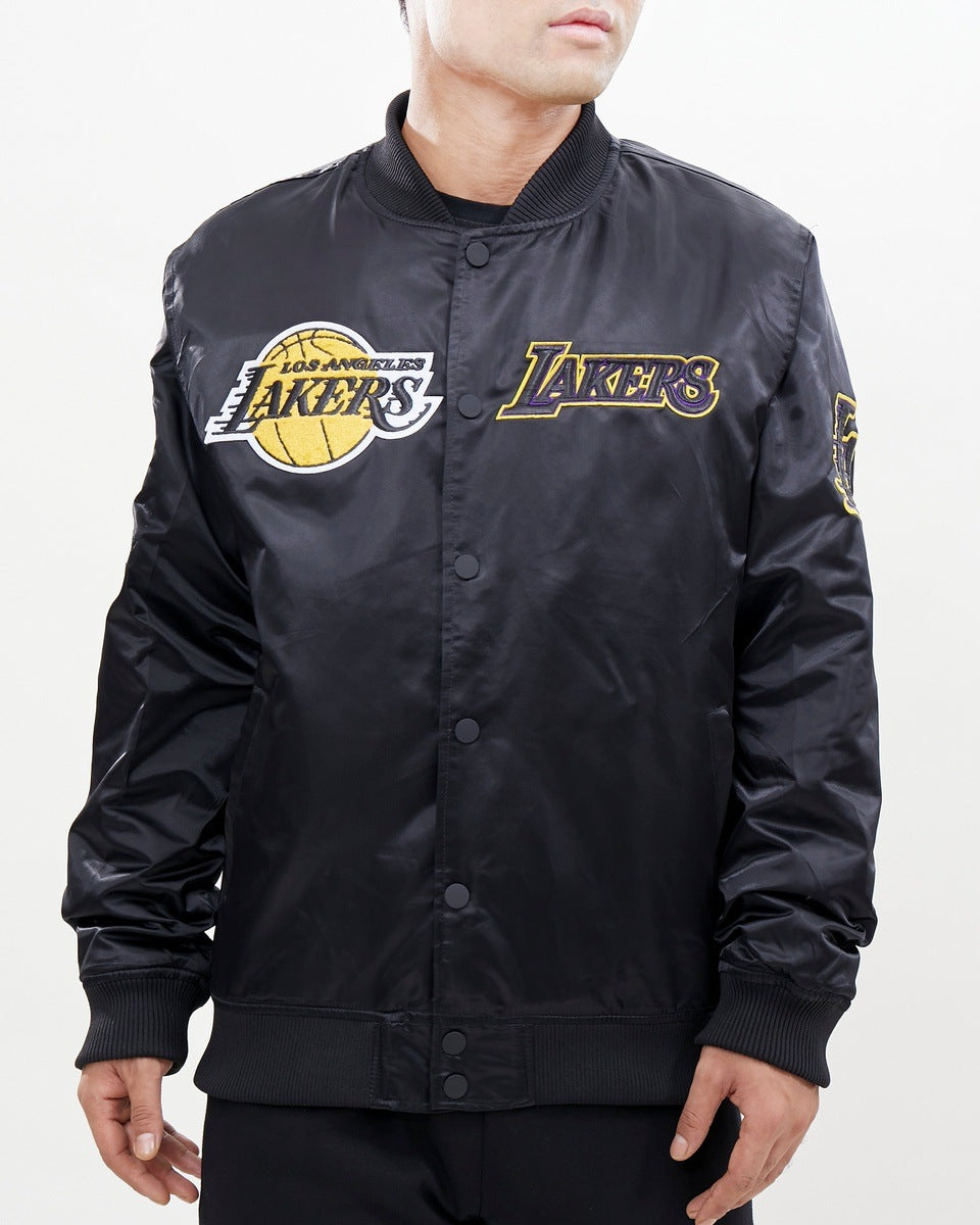 CHAMARRA DE SATÍN NBA LOS ANGELES LAKERS CHEST HIT LOGO