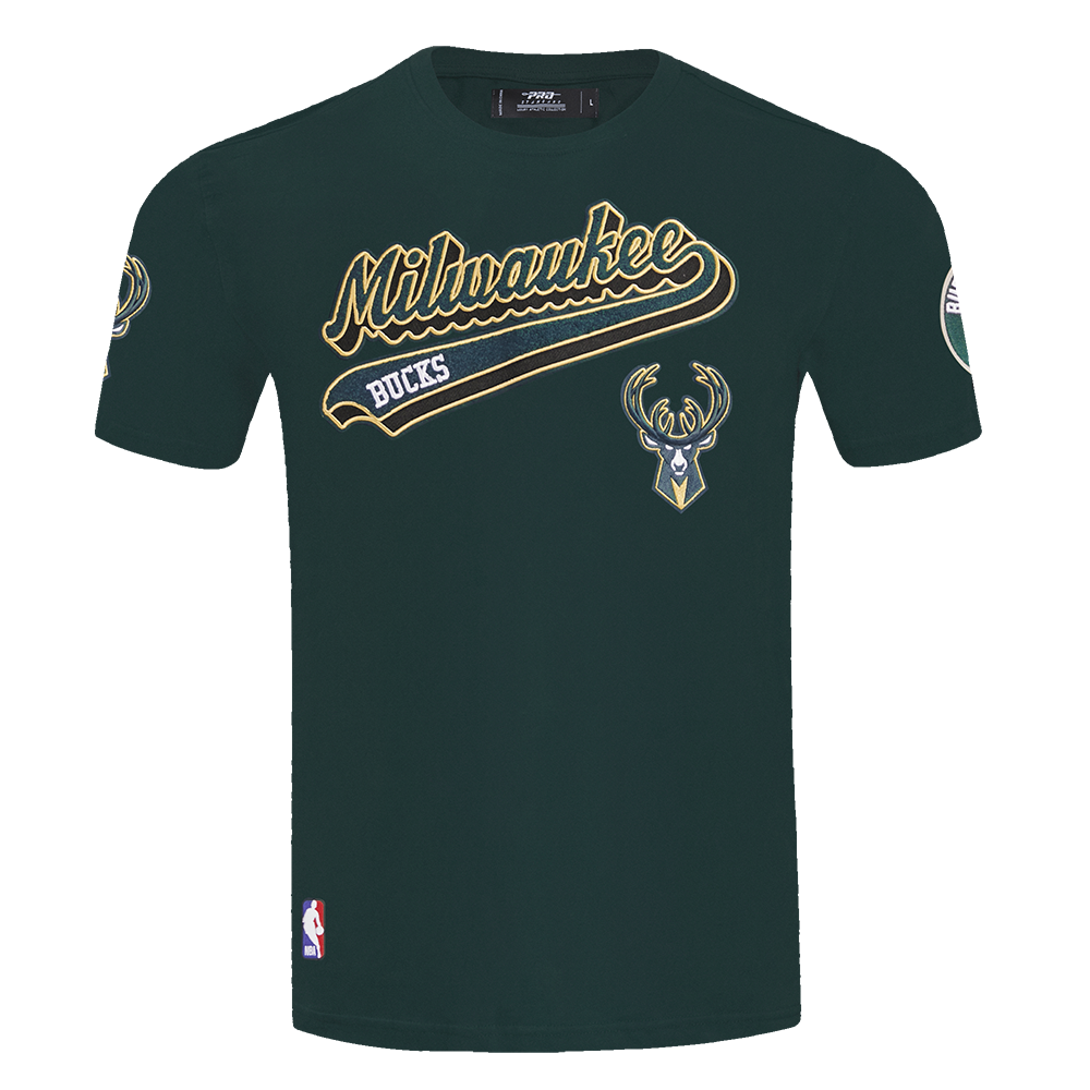 PLAYERA NBA MILWAUKEE BUCKS SCRIPT TAIL