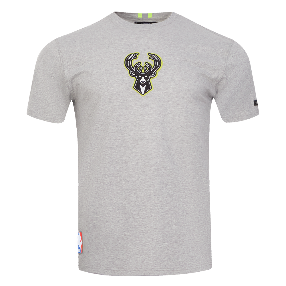 PLAYERA NBA MILWAUKEE BUCKS UNDER THE LIGHTS