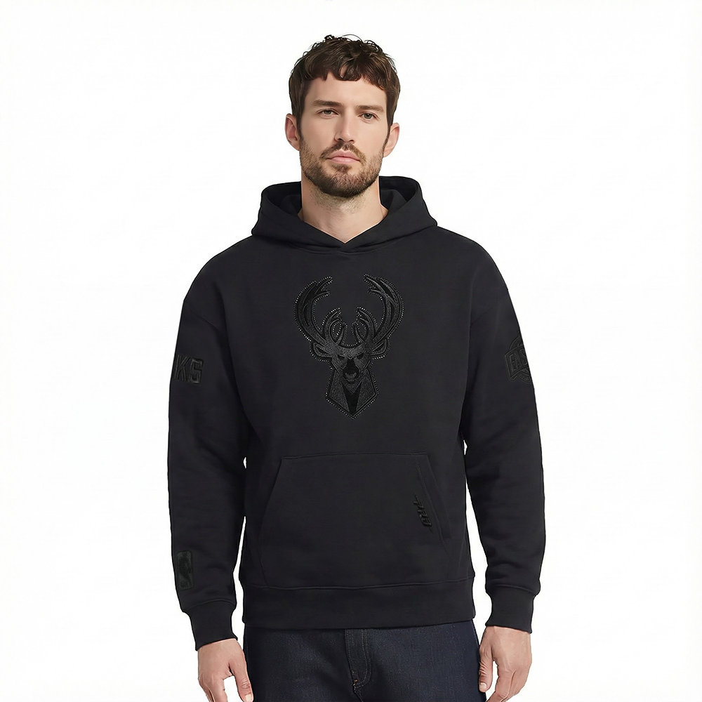 SUDADERA CON GORRO NBA MILWAUKEE BUCKS BLACKOUT