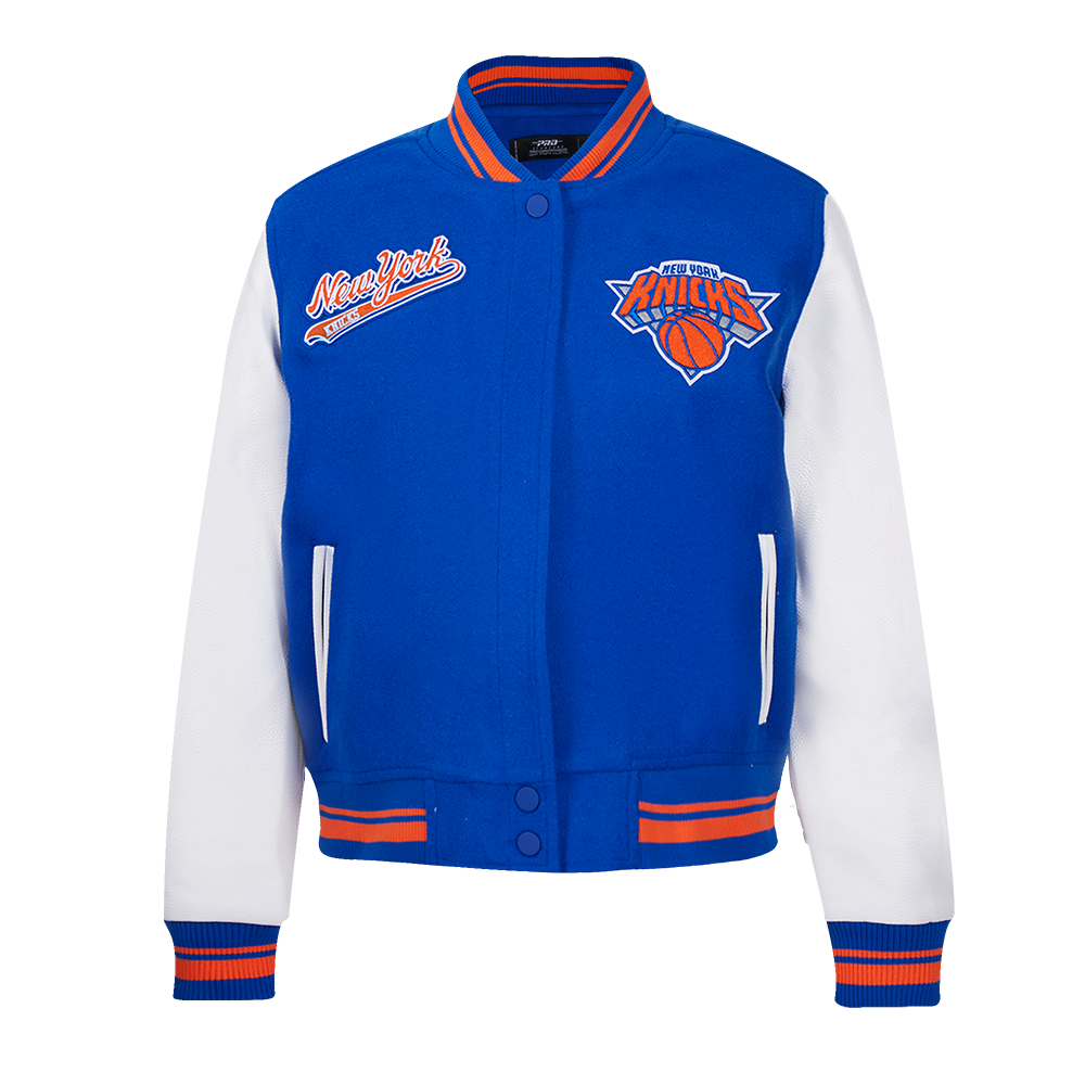CHAMARRA UNIVERSITARIA NBA NEW YORK KNICKS SCRIPT TAIL PARA MUJER