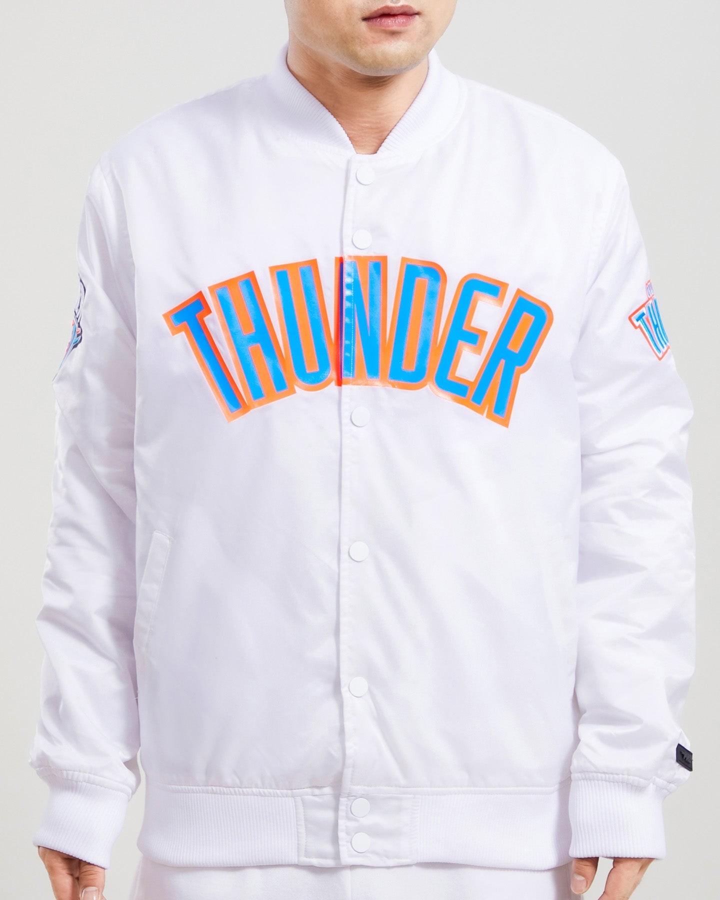 CHAMARRA DE SATÍN NBA OKLAHOMA CITY THUNDER CLASSIC SATIN