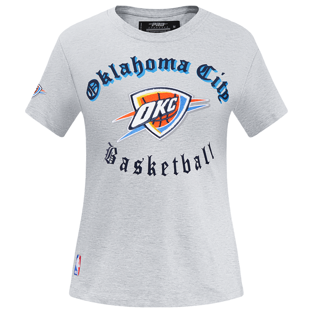 PLAYERA NBA OKLAHOMA CITY THUNDER OLD ENGLISH PARA MUJER
