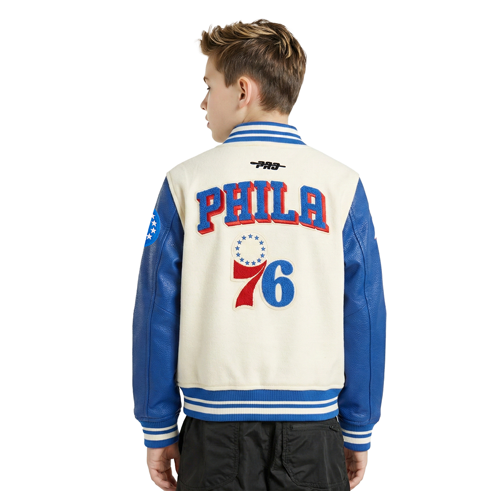 CHAMARRA UNIVERSITARIA NBA PHILADELPHIA 76ERS RETRO CLASSICS PARA NIÑO