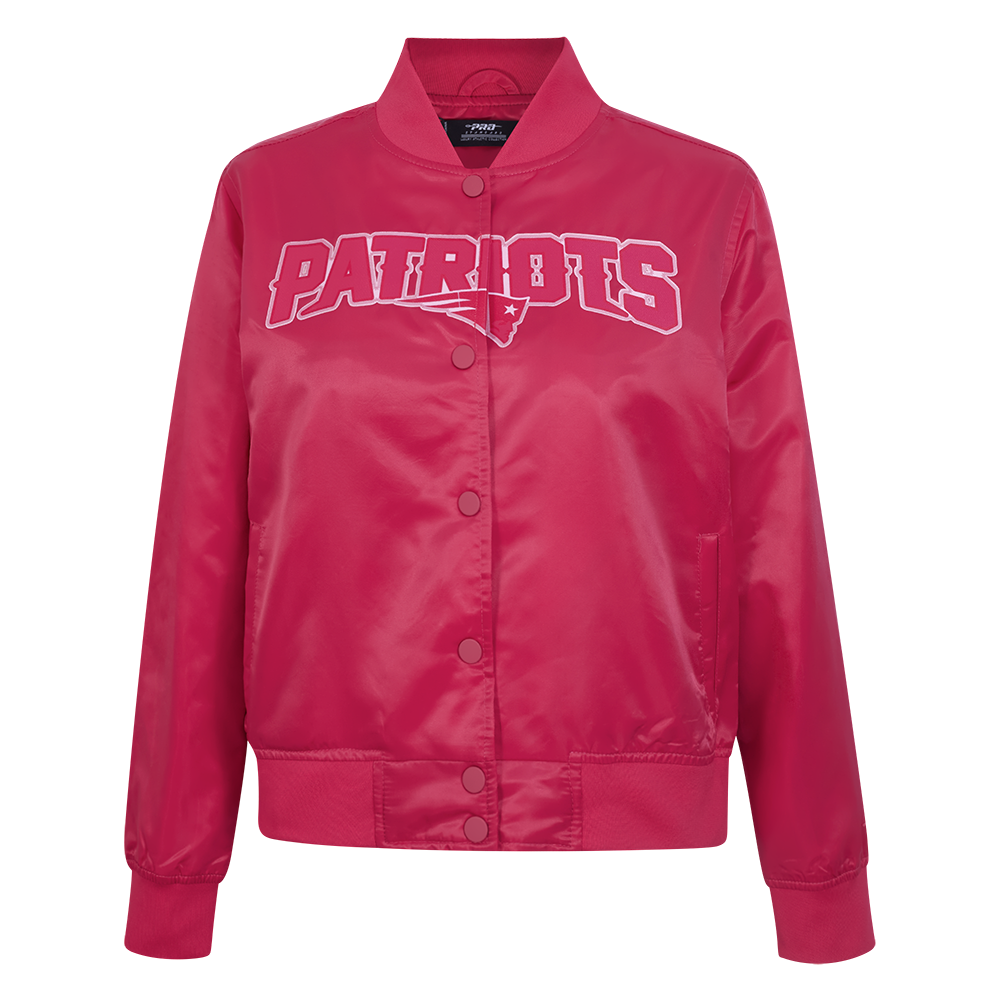 CHAMARRA DE SATIN NFL NEW ENGLAND PATRIOTS CLASSIC TRIPLE PINK PARA MUJER