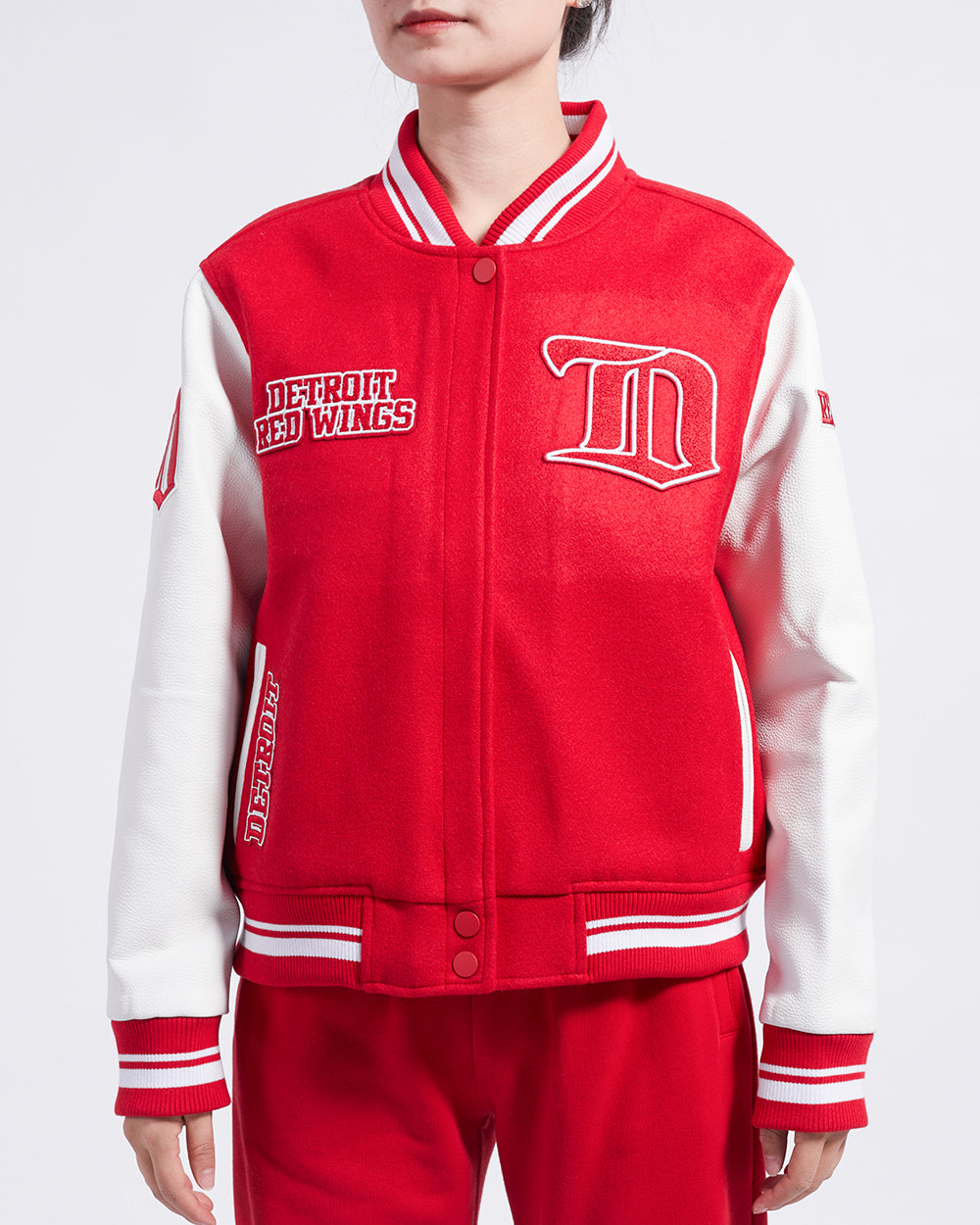 CHAMARRA UNIVERSITARIA NHL DETROIT RED WINGS RETRO CLASSICS PARA MUJER