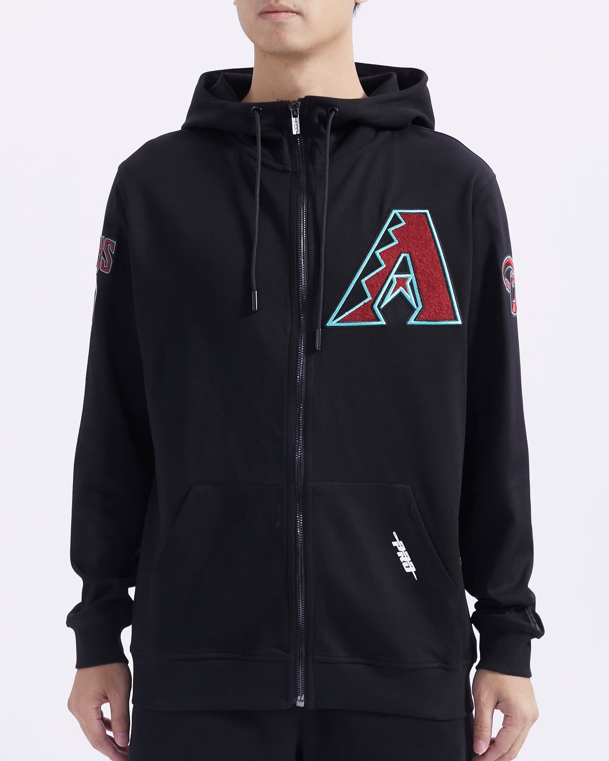 LAD532398-BLK-MODEL-1