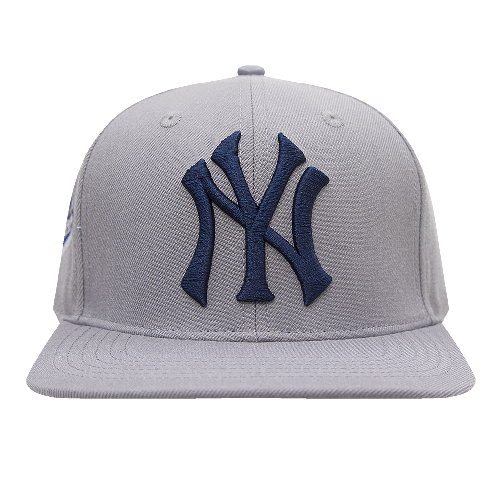GORRA STRAPBACK MLB NEW YORK YANKEES SCRIPT TAIL